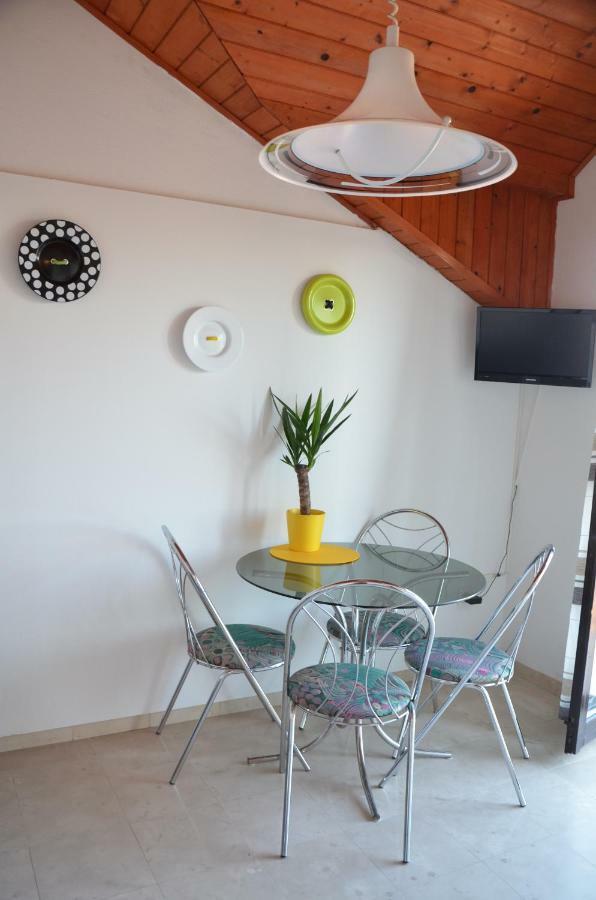 Luana Apartment Milna  Eksteriør billede