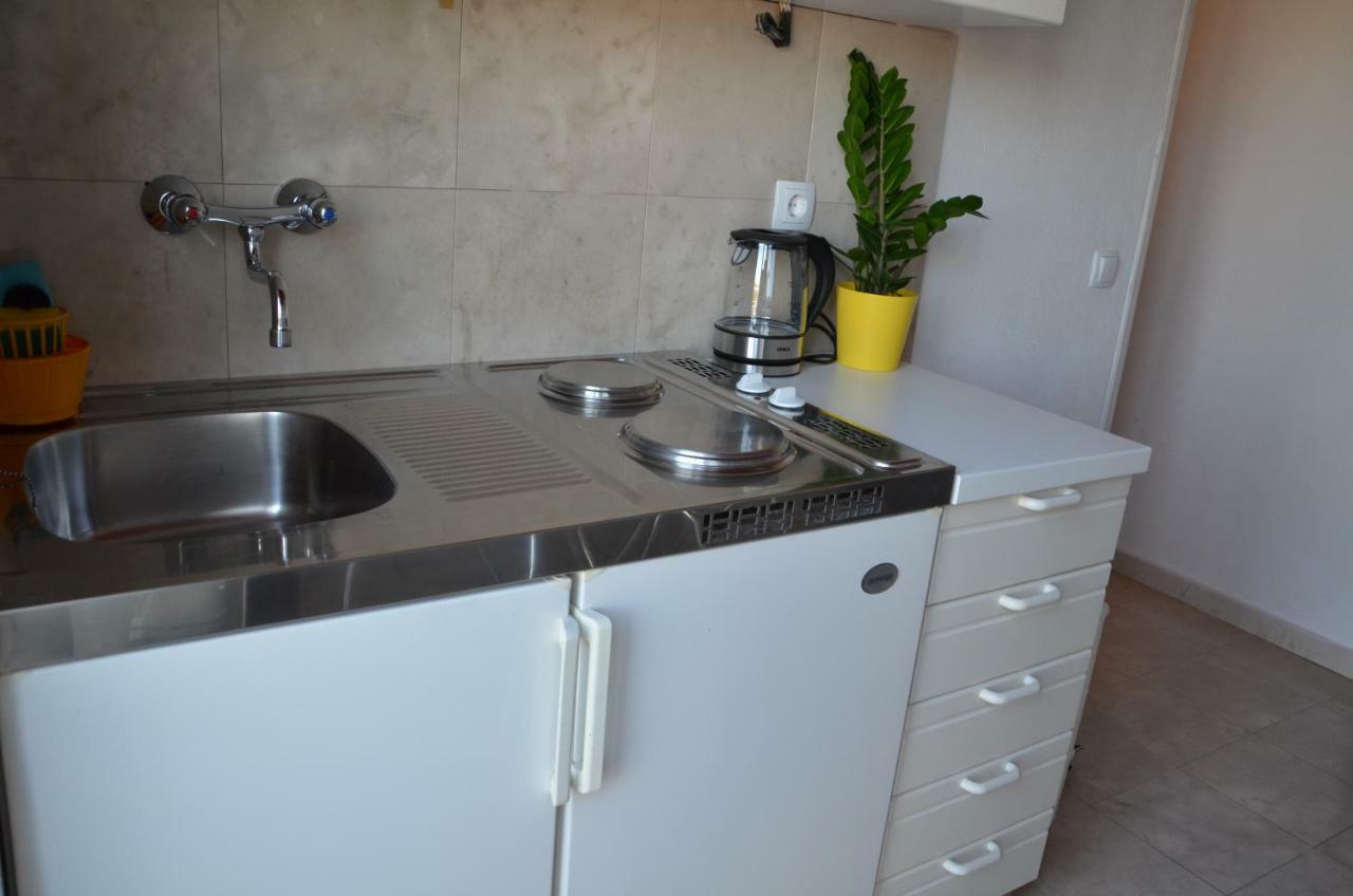 Luana Apartment Milna  Eksteriør billede