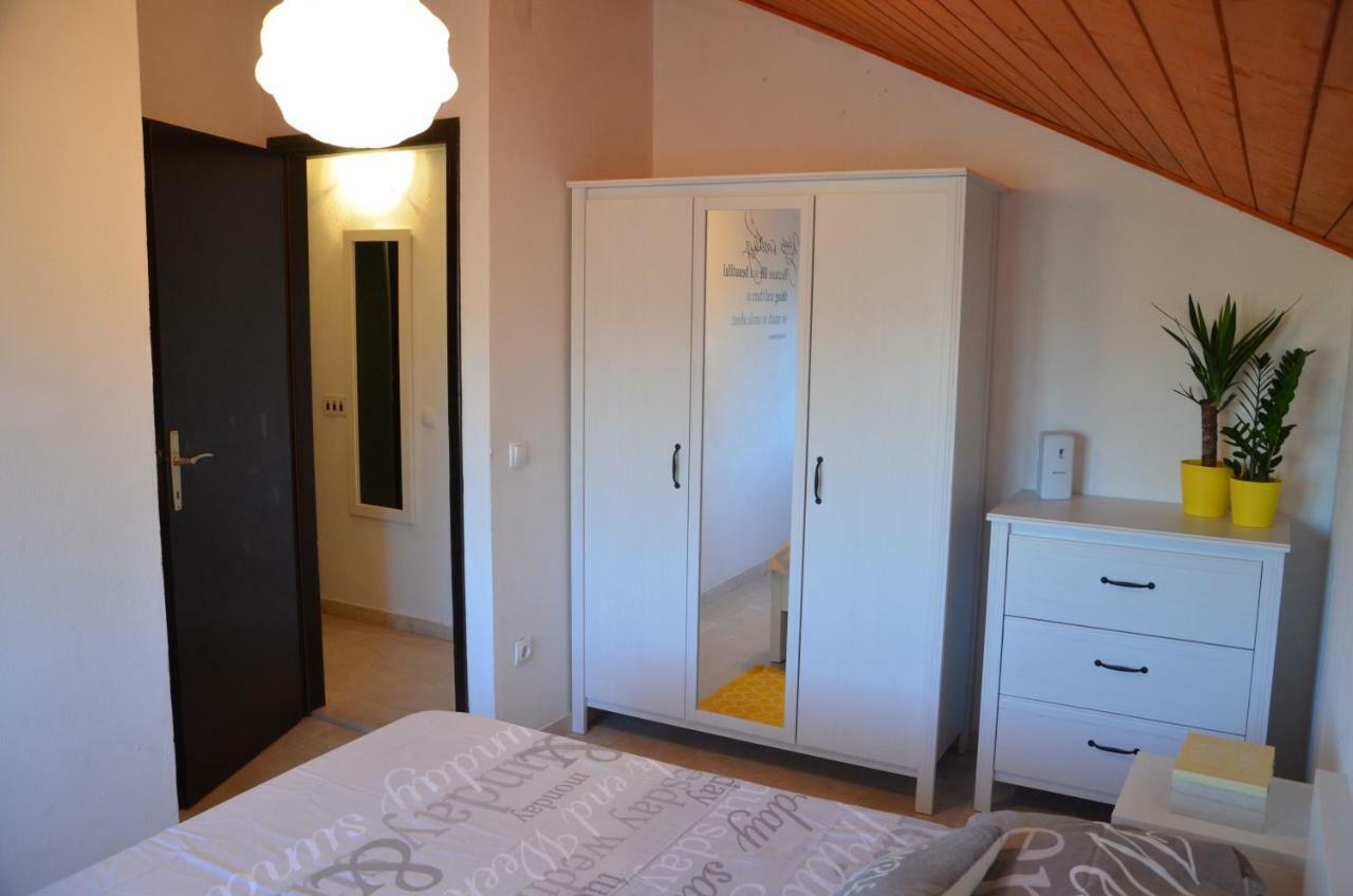 Luana Apartment Milna  Eksteriør billede